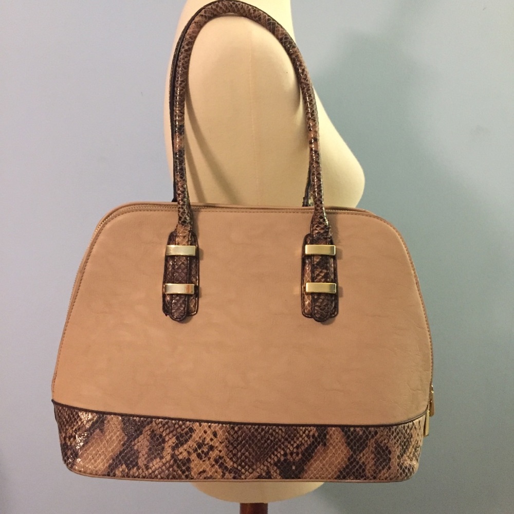 ✨CHARMING CHARLIE SNAKESKIN PURSE✨